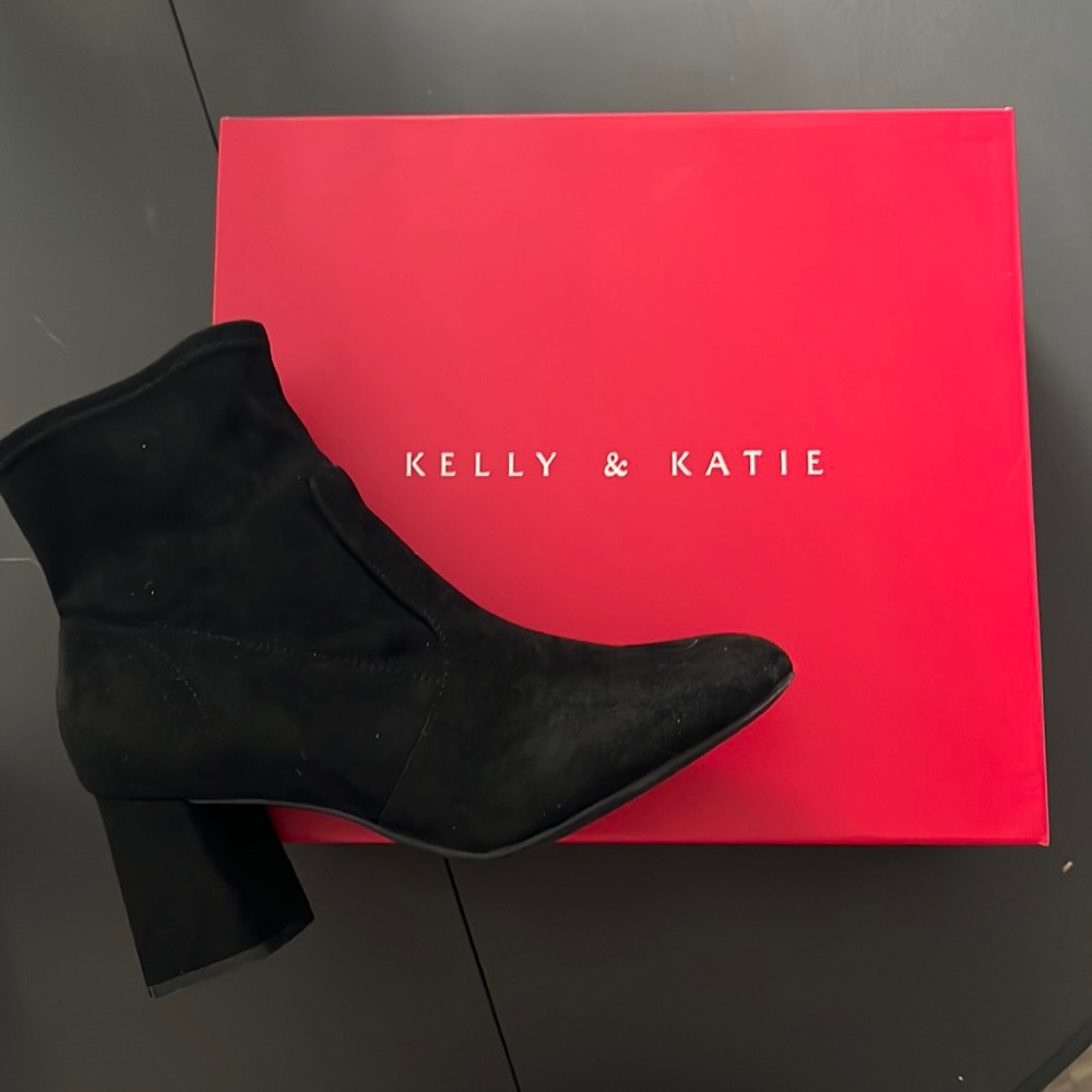 Kelly & Katie Gessie boot
